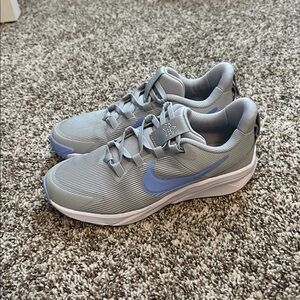 Nike Kids Sneakers in Light Gray and Blue
